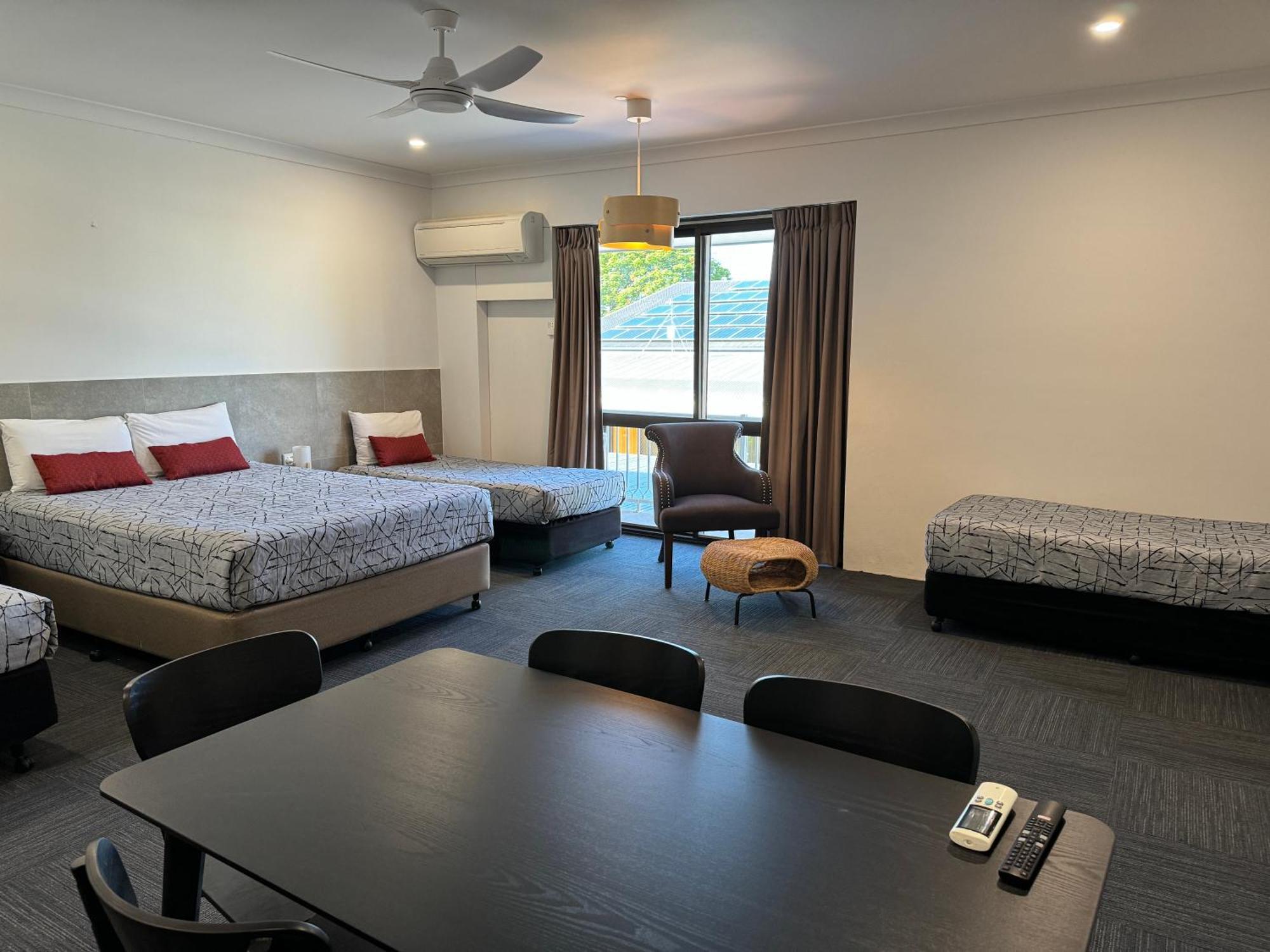 Longreach Motor Inn Buitenkant foto