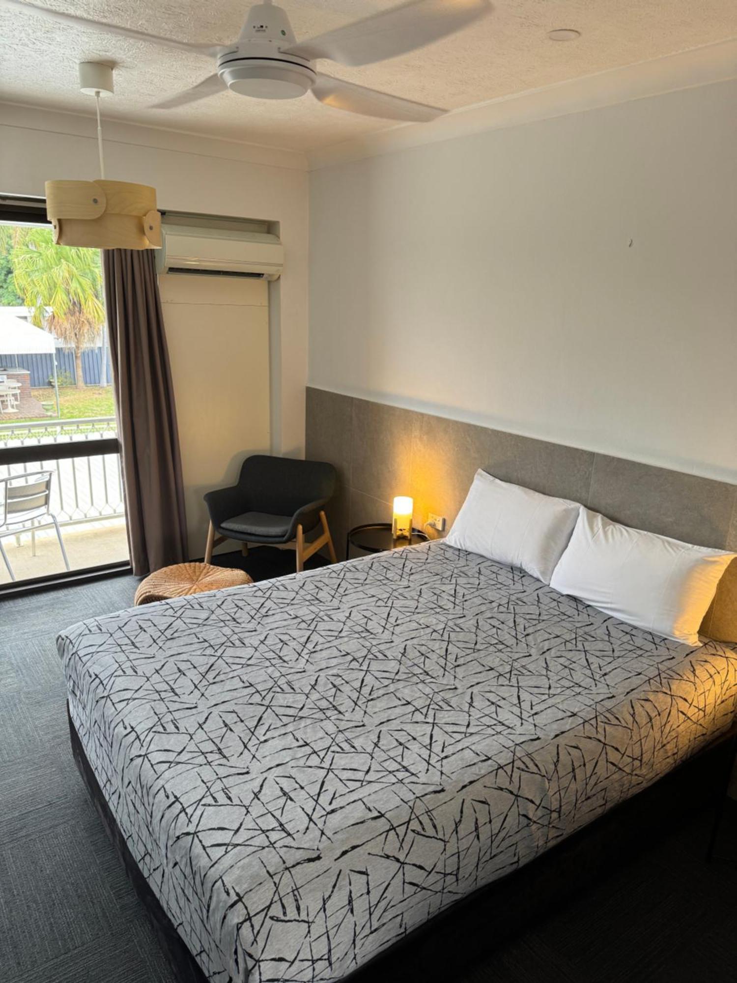 Longreach Motor Inn Buitenkant foto