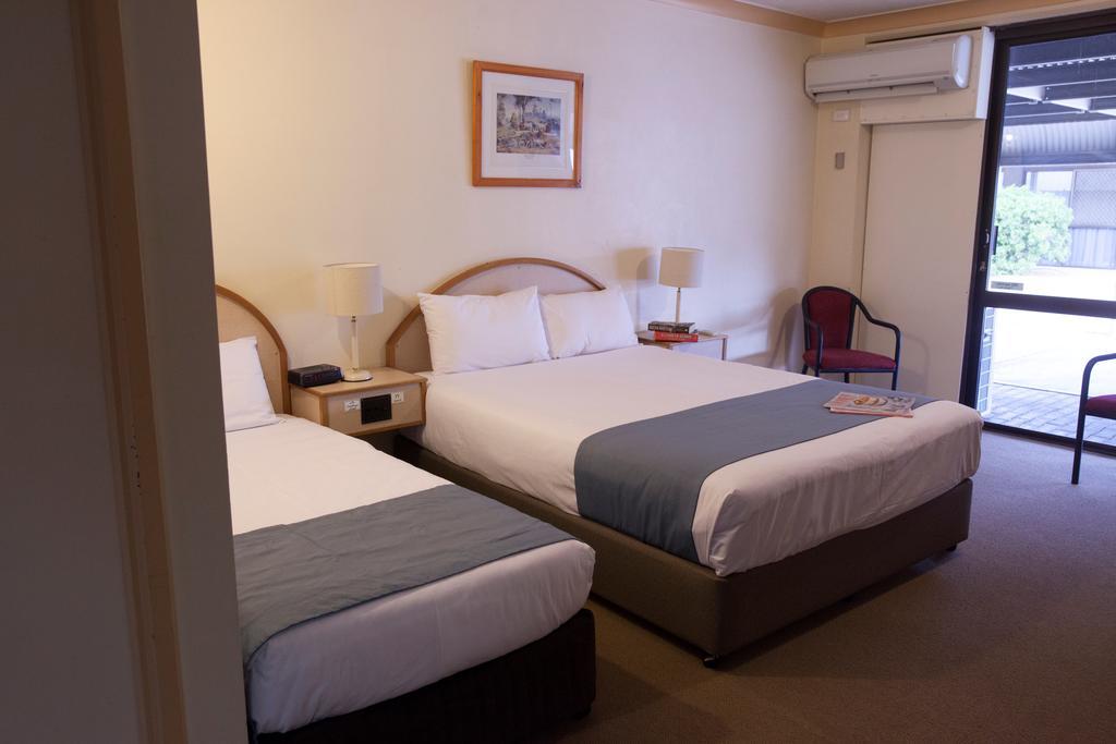 Longreach Motor Inn Buitenkant foto