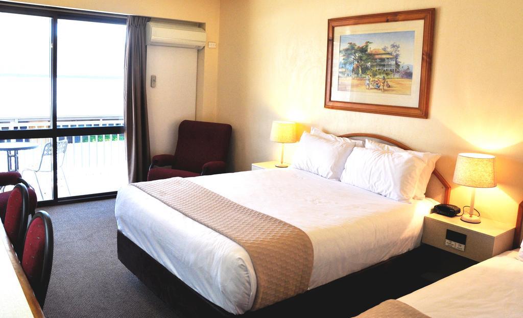 Longreach Motor Inn Buitenkant foto
