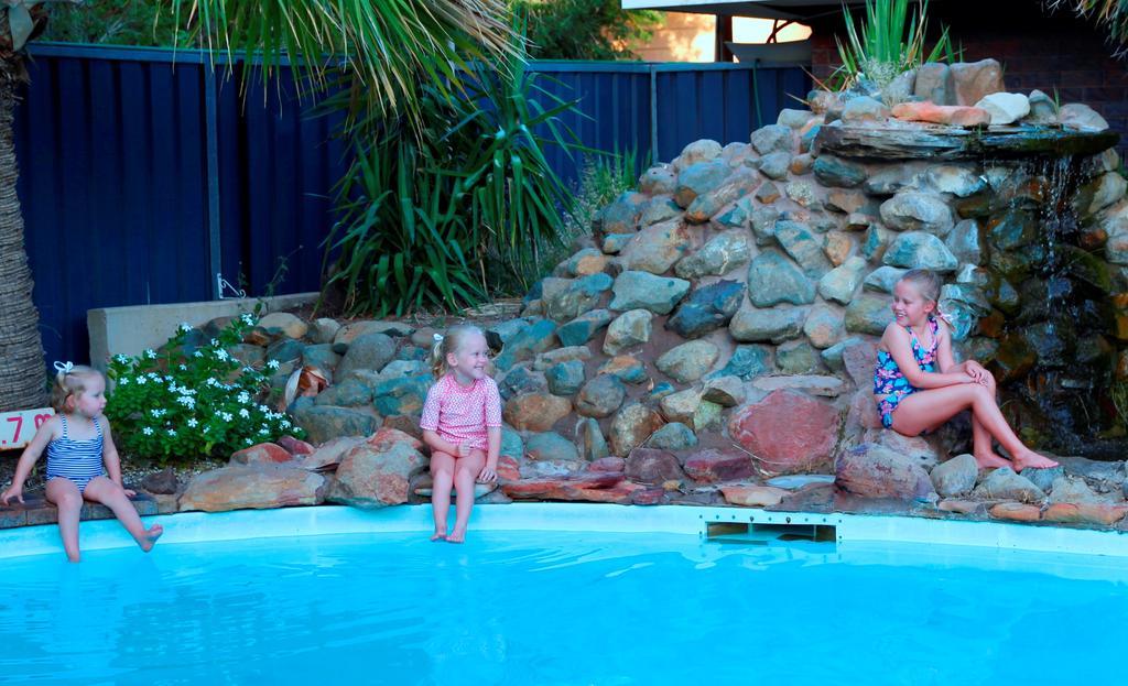 Longreach Motor Inn Buitenkant foto