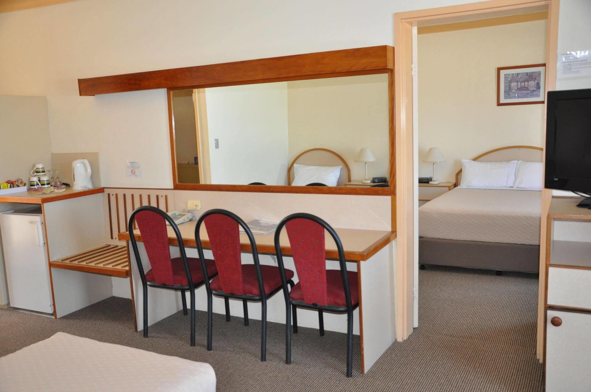Longreach Motor Inn Buitenkant foto