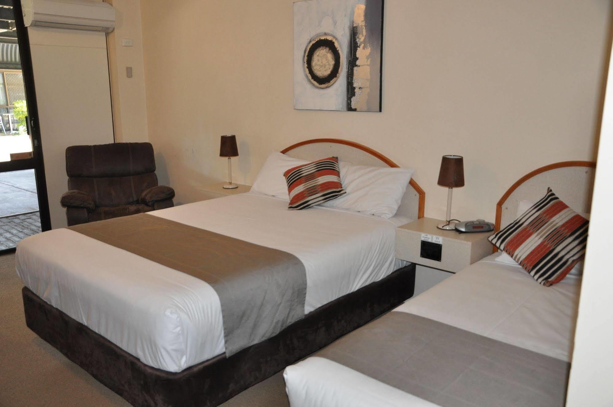 Longreach Motor Inn Buitenkant foto